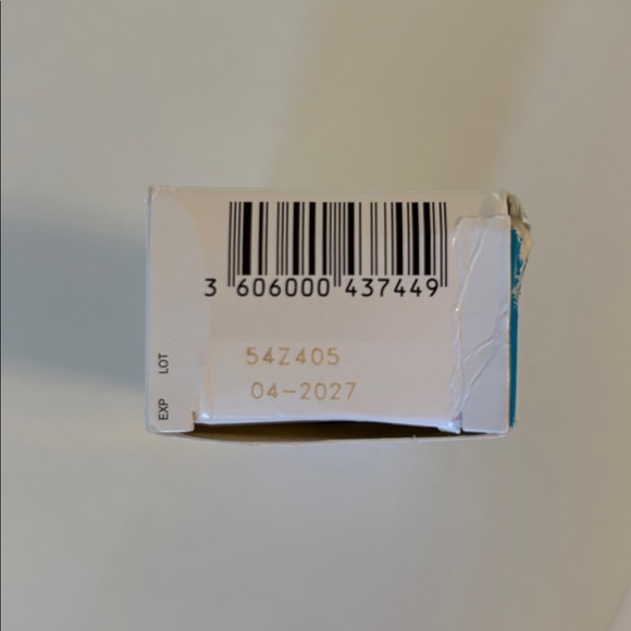 La Roche Posay Cicaplast Baume B5+ 40ml / 1.35 FL Oz Ultra Soothing Repair Balm - Picture 3 of 4